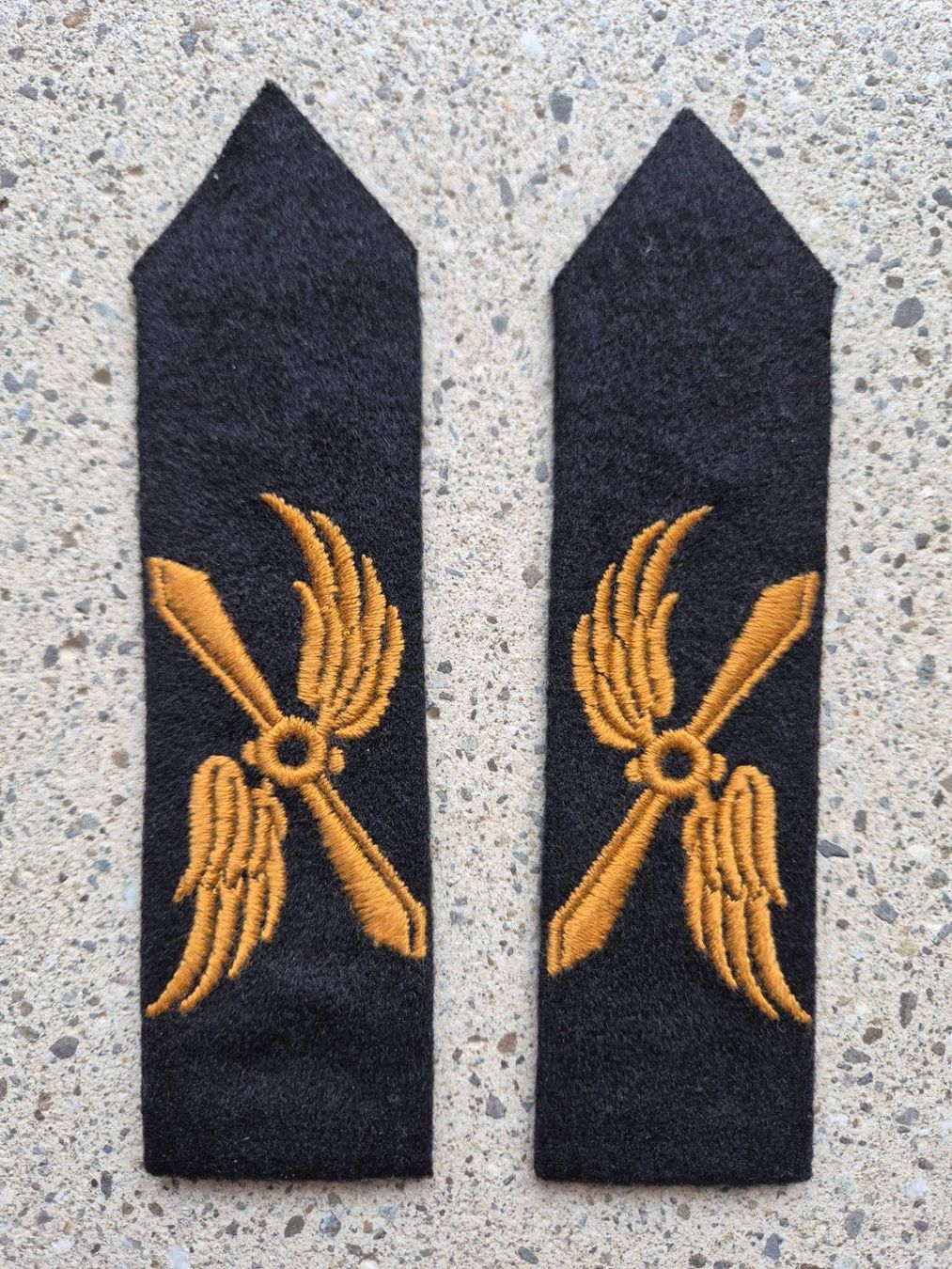 Schweizer Armee Placchette & Badge: *** Schulterschlaufen Pilot Schweizer Armee *** – Nuovo e nell'imballaggio originale da Riedholz venduto da fr_sIruP