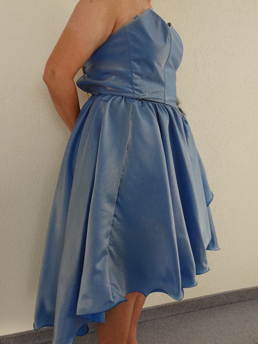 Kleider: Hellblaues Cocktailkleid – Gebraucht aus Walchwil von pri_6qsl 2