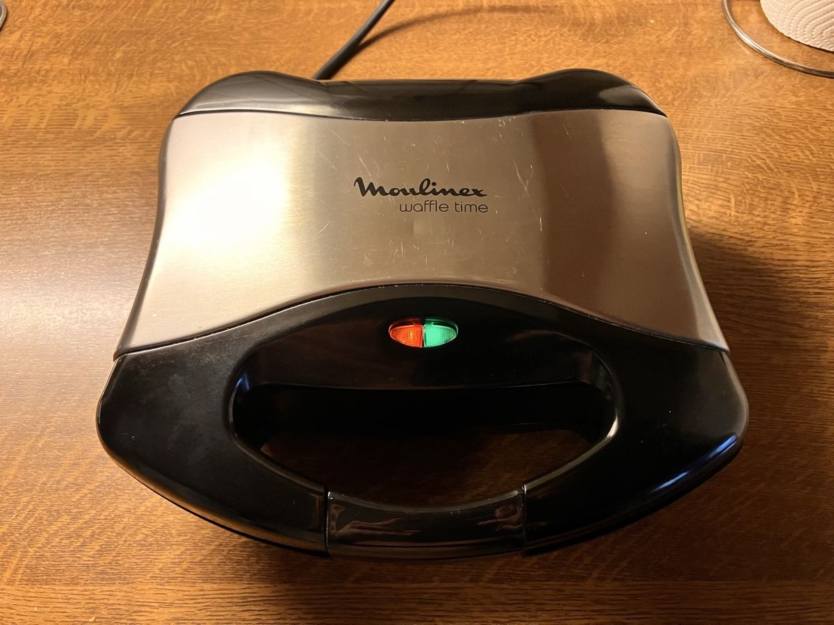 Moulinex Elettrodomestici da cucina: Gaufrier moulinex Waffle Time – Usato da Les Ponts-de-Martel venduto da cyber900oz