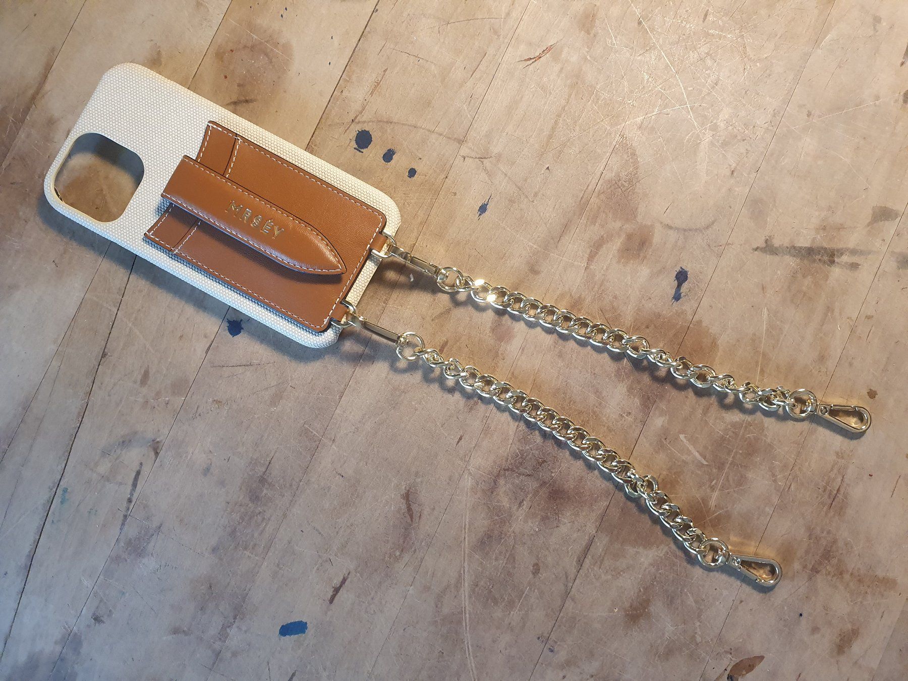 Mrséy Cover & Protezioni schermo: MRSEY Handyschutzhülle beige mit Kette – Usato da Zürich venduto da loosebone