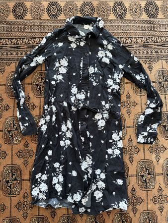 Gothic H&M Viscose Kleid, Blumenmuster, Grösse 34
