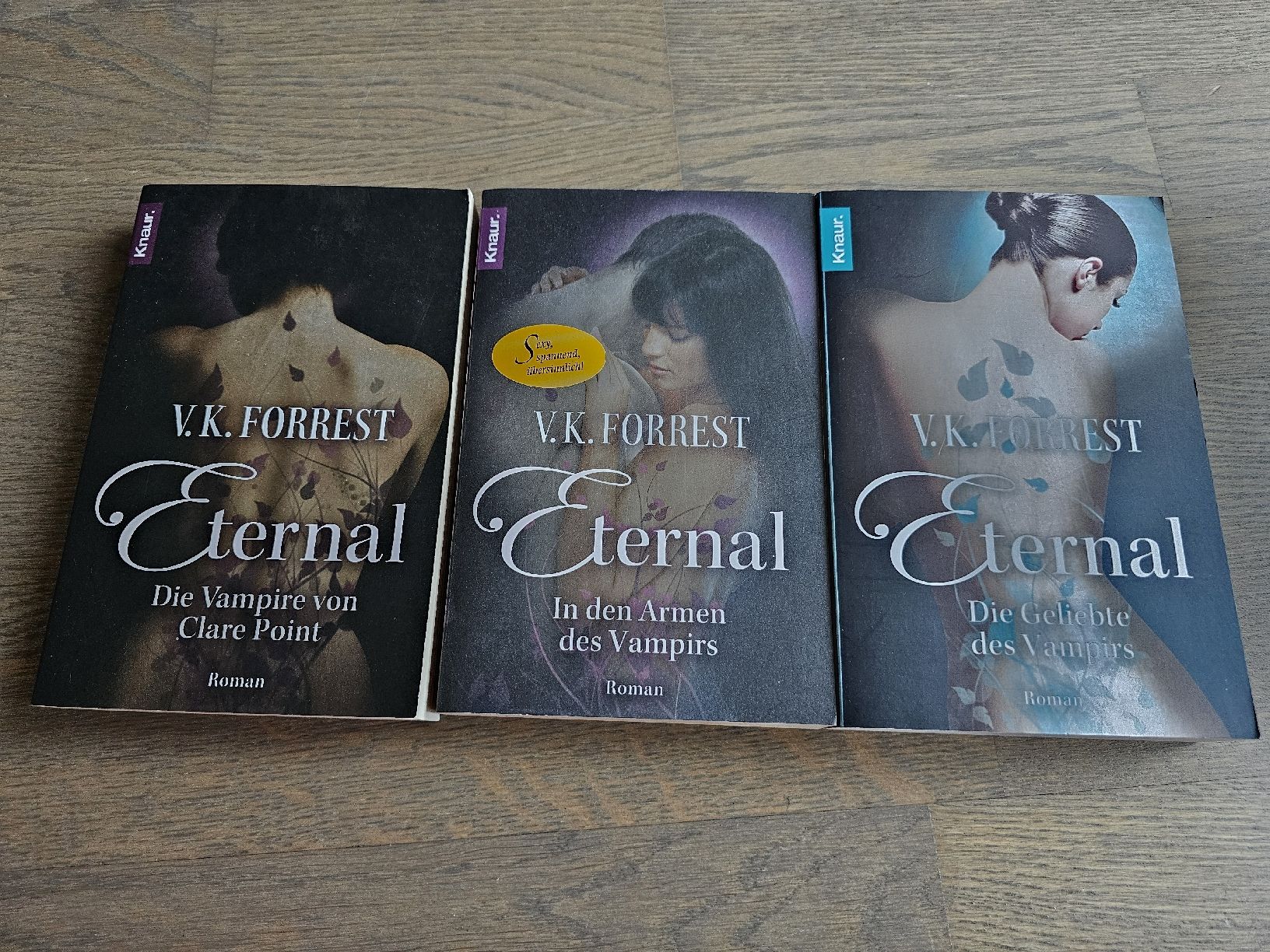 Bücher: Eternal - V.K. Forrest – Gebraucht aus Hinterforst von impatiently