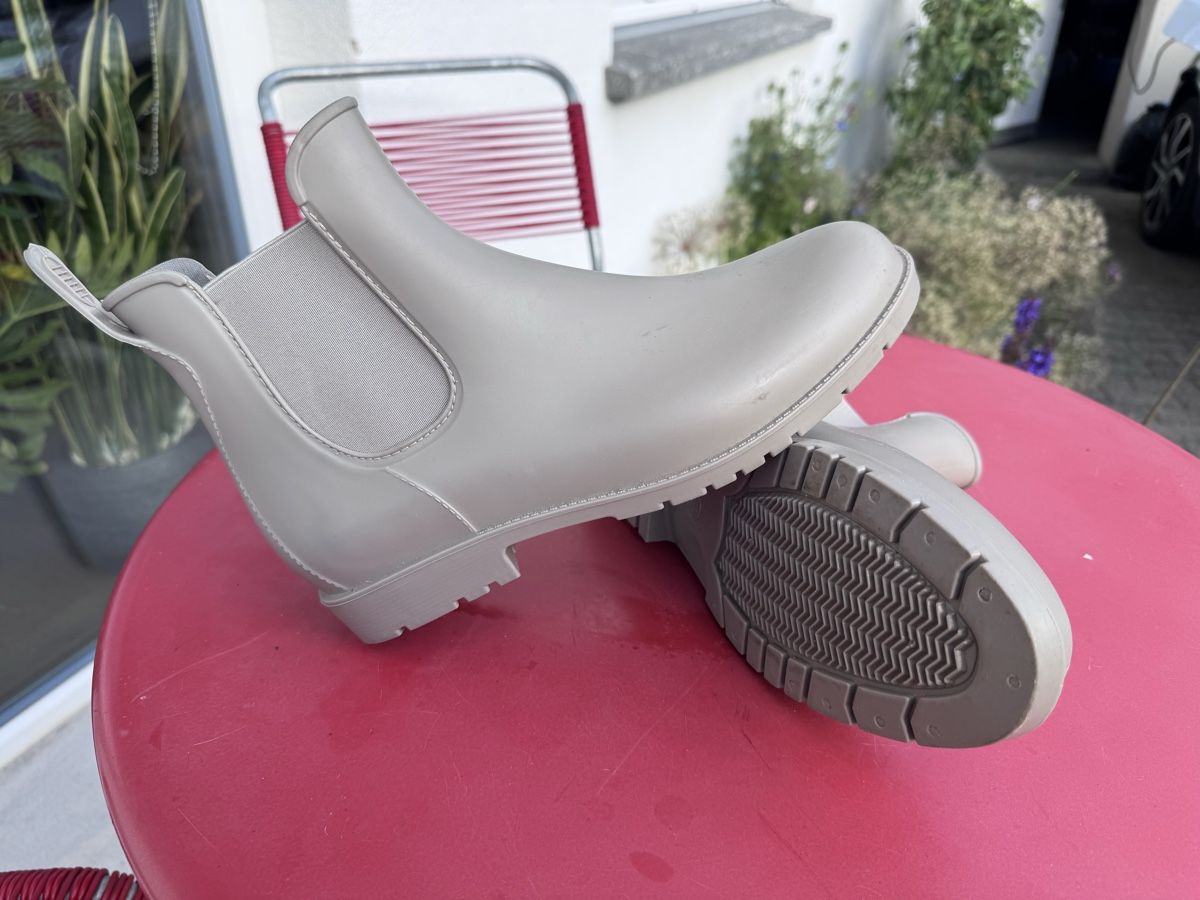 Scarpe da donna: Gummistiefel Gr. 41  – Usato da Niederbüren venduto da Oetschli