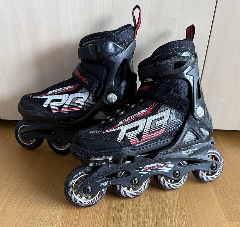 Pattini in linea & Pattini a rotelle: Rollerblades Kinder Grösse 33 - 36.5 – Usato da Sursee venduto da reg_qct5 1