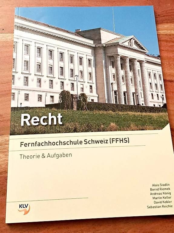 Libri: Recht  Theorie & Aufgaben – Usato da Bern venduto da Grossenbacher2