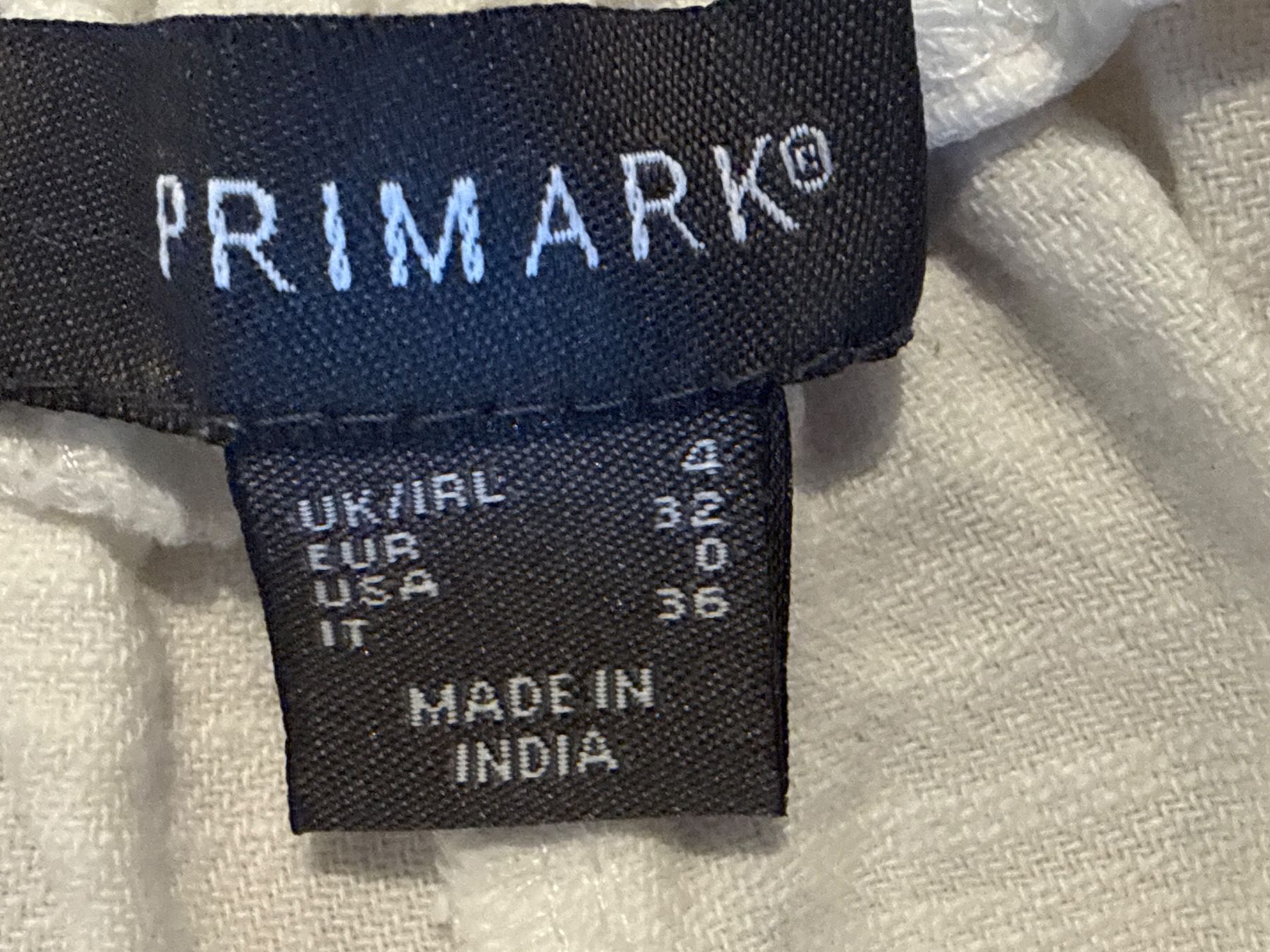 Pantaloni: Damen Shorts Baumwolle 32 – Usato da Amriswil venduto da used2use 2