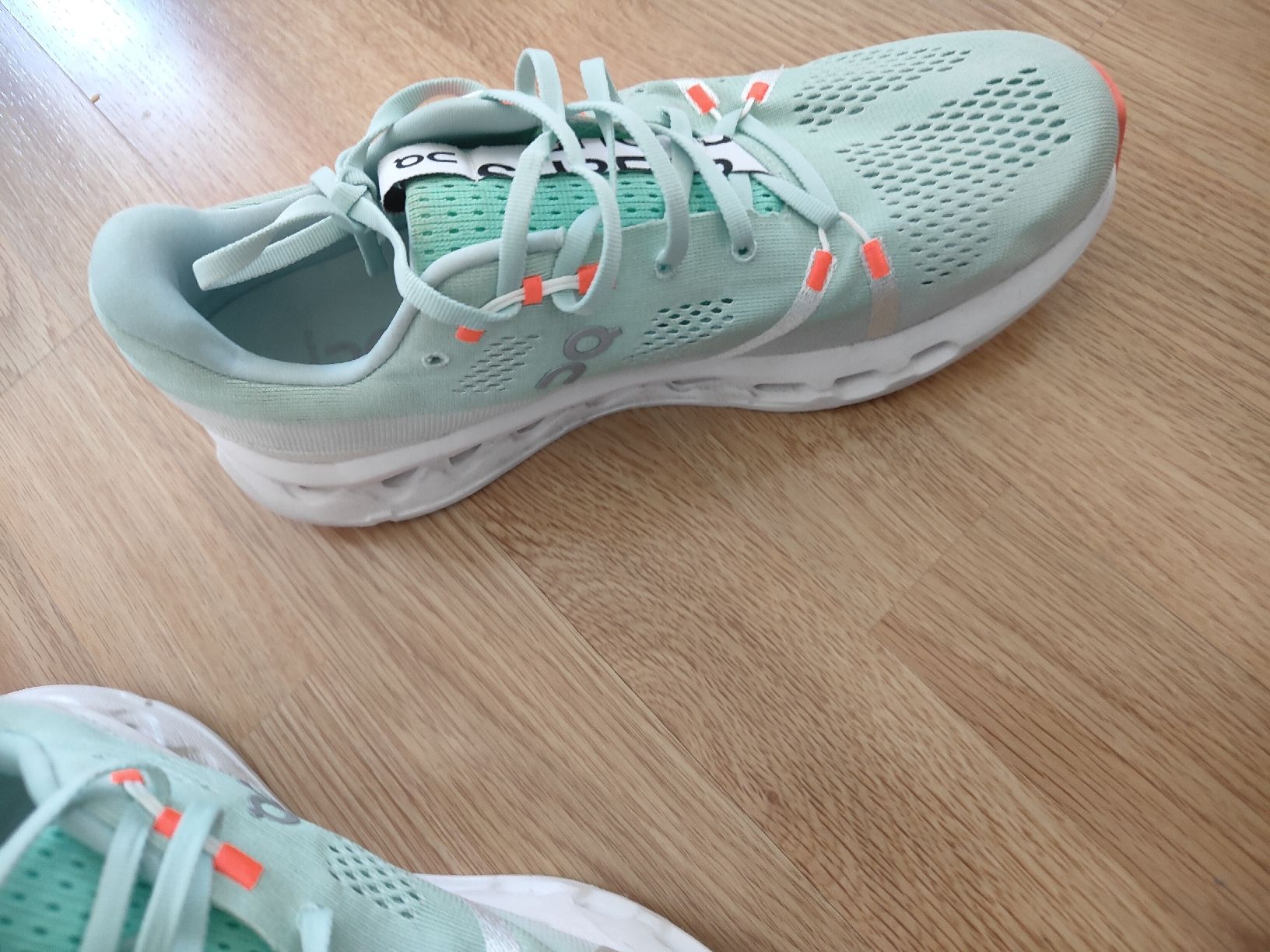 Scarpe da uomo: Chaussures de running On Cloudsurfer vert taille 44 – Difettoso da Biel/Bienne venduto da Edi5Roli3 5