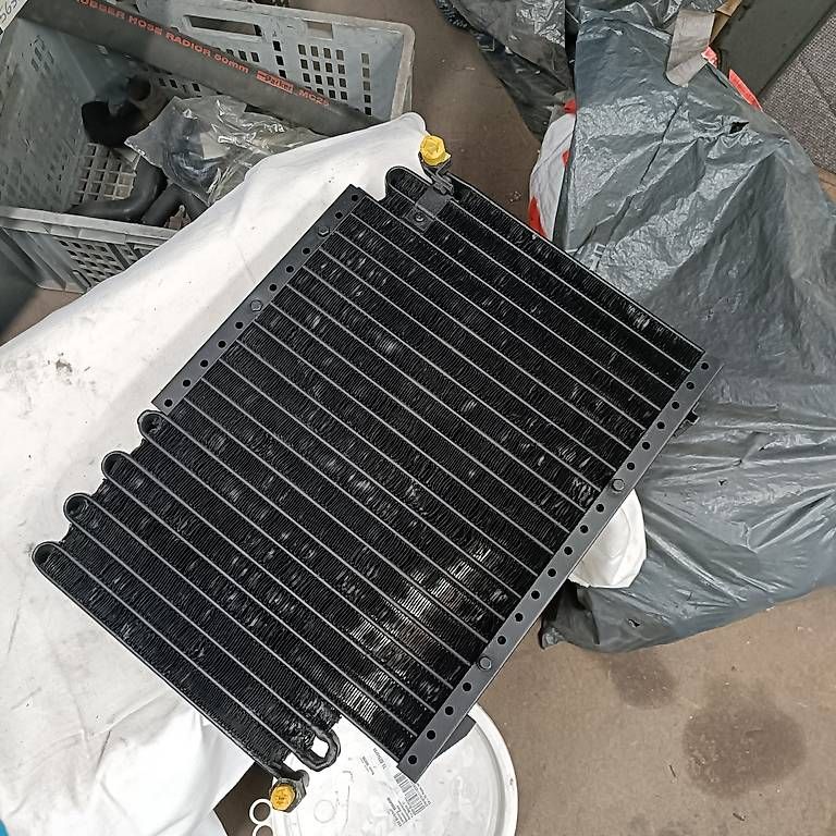 Tutti pezzi di ricambio auto: Audi urquattro klima külher – Usato da Bironico venduto da aut_v8ks 1