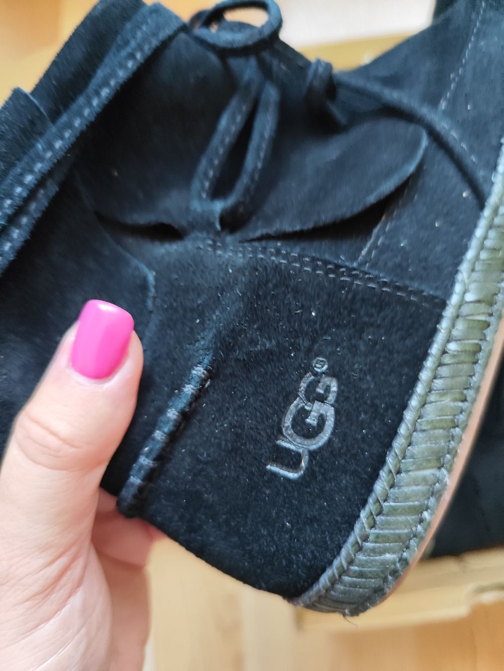 Ugg Scarpe da uomo: UGG Boots Black Suede Size 8 EU 39 with Box – Nuovo (secondo la descrizione) da Mägenwil venduto da VintageGirly 3