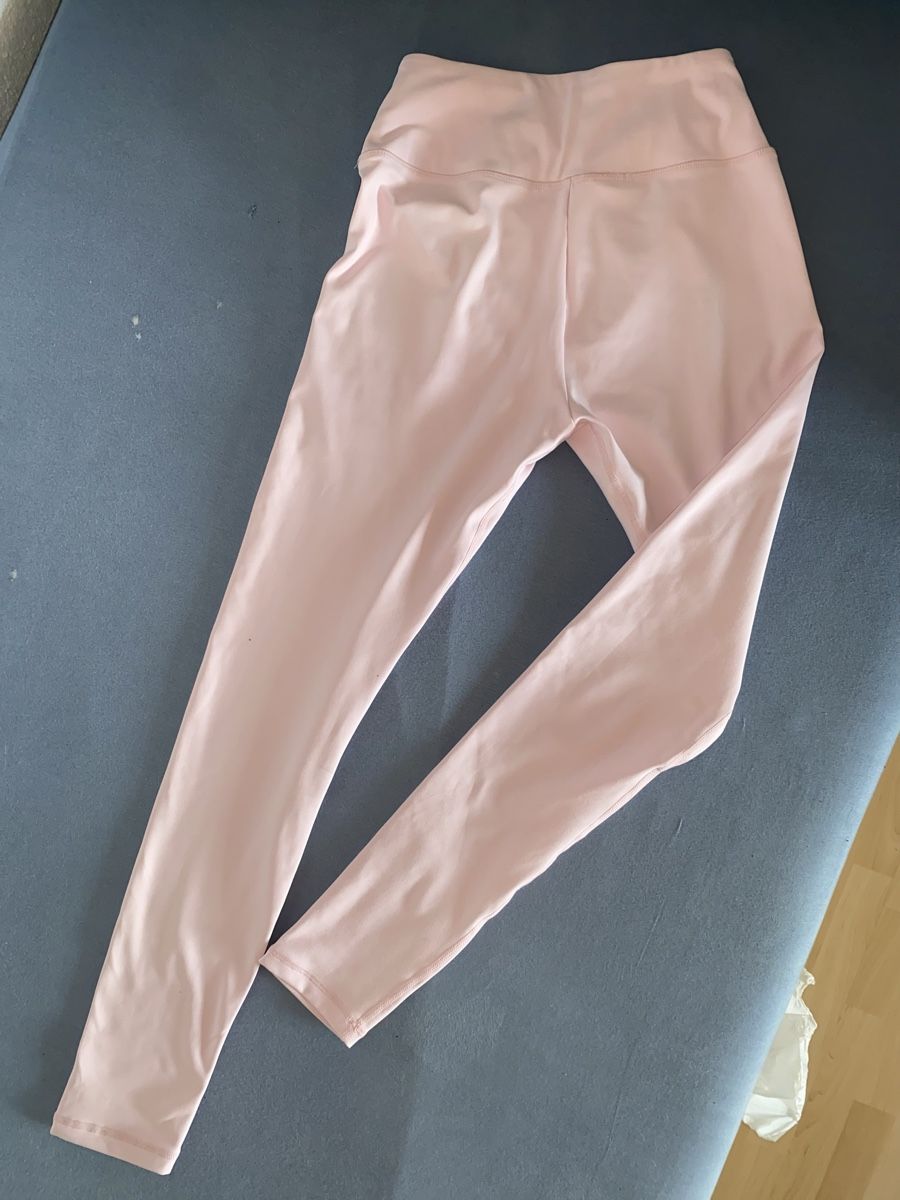 Gymshark Leggings: Leggins gymshark Rose taille S comme neuf  – Nuovo (secondo la descrizione) da Rubigen venduto da cam_drb7 3
