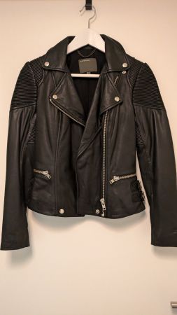Coole schwarze Biker Echtlederjacke Grösse XS