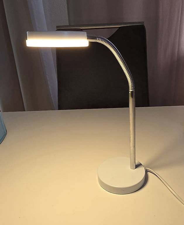 Lampade: LED-Schreibtischlampe Reality – Usato da Riedholz venduto da Suroman 1