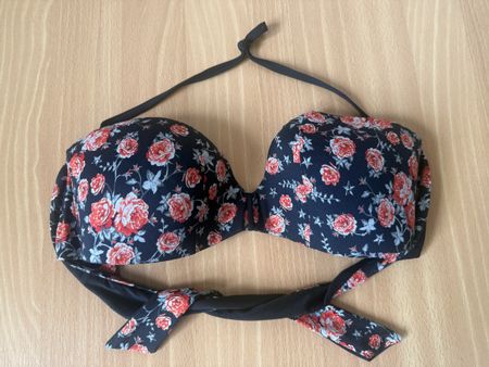 Bikini-Top mit Rosen-Print, Gr. Circa 70-80 B/C