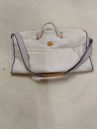 Jacardi Reisetasche mit Kleiderfach, hellgrau, gestreift,