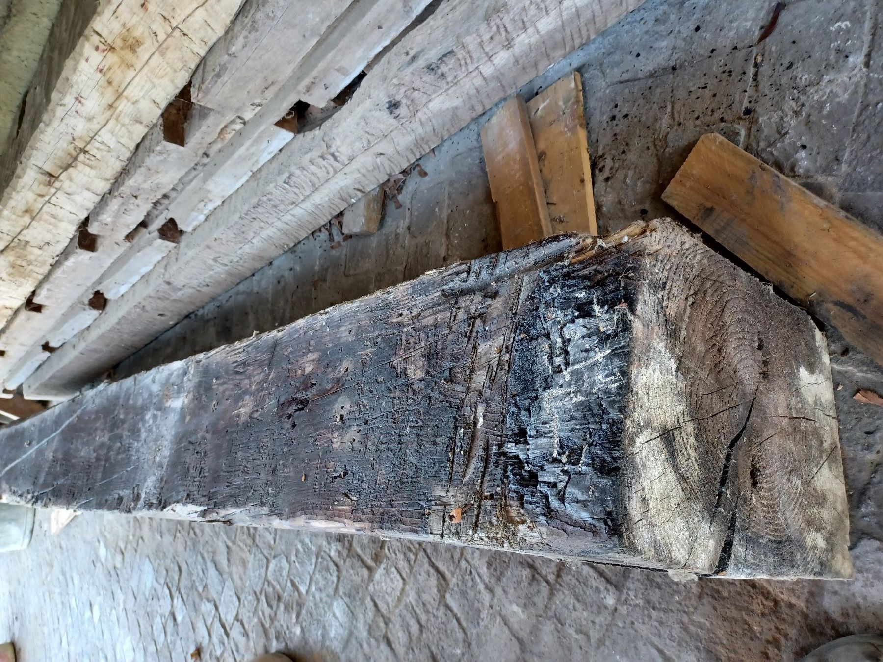 Articoli in legno: Holzbalken – Usato da Wangen a.Aare venduto da Schneckenparadies 3