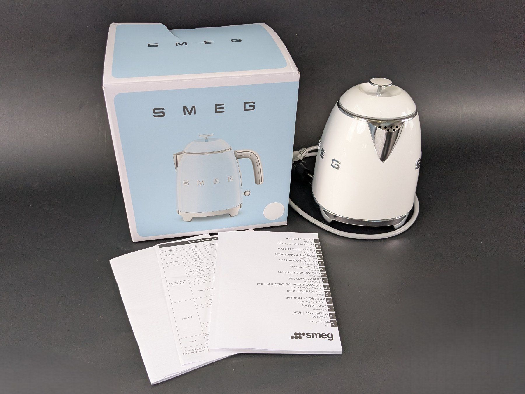 Smeg Bollitori: SMEG 50's Retro Style Mini Wasserkocher – Nuovo (secondo la descrizione) da Dintikon venduto da Restwert_Dintikon