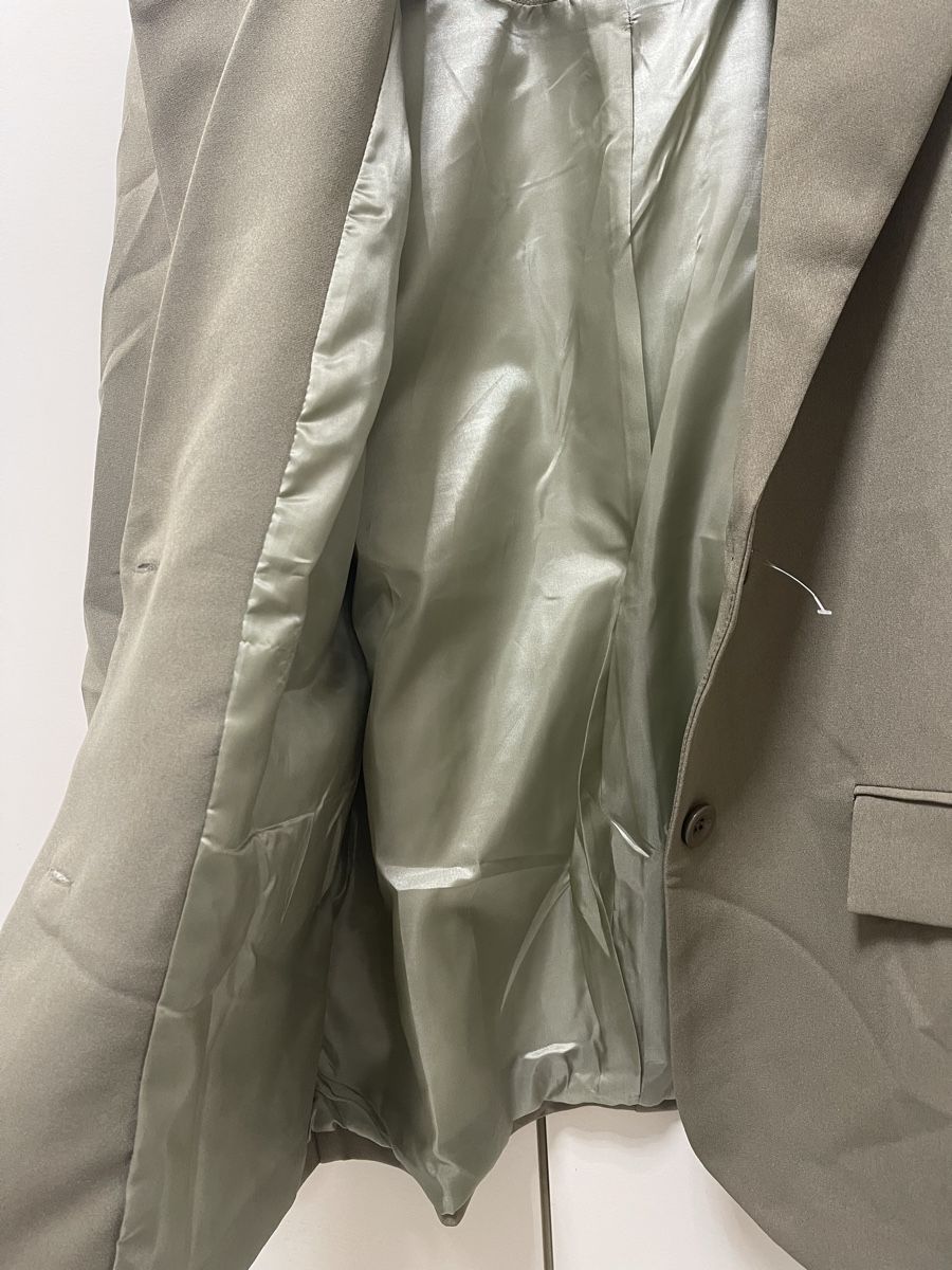 Vestes: Khaki Blazer Gr S mit Leopard Ärmel – Neuf (Voir description) à Bassersdorf par Sandy456 3