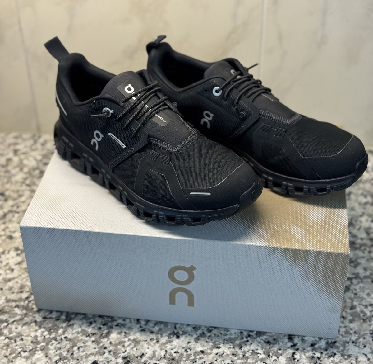 On Scarpe da donna: On Cloud 6 Waterproof 37 -NEU- – Nuovo (secondo la descrizione) da Giubiasco venduto da Ummuhan