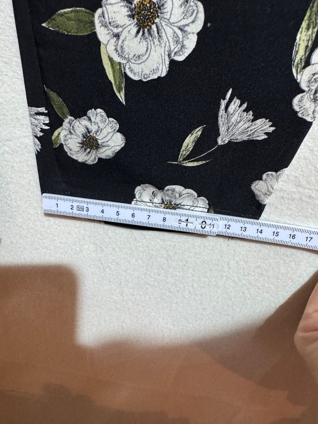 Pantaloni: Schöne geblümte  Hose Gr. S – Usato da Grosswangen venduto da second_hand_dress 9