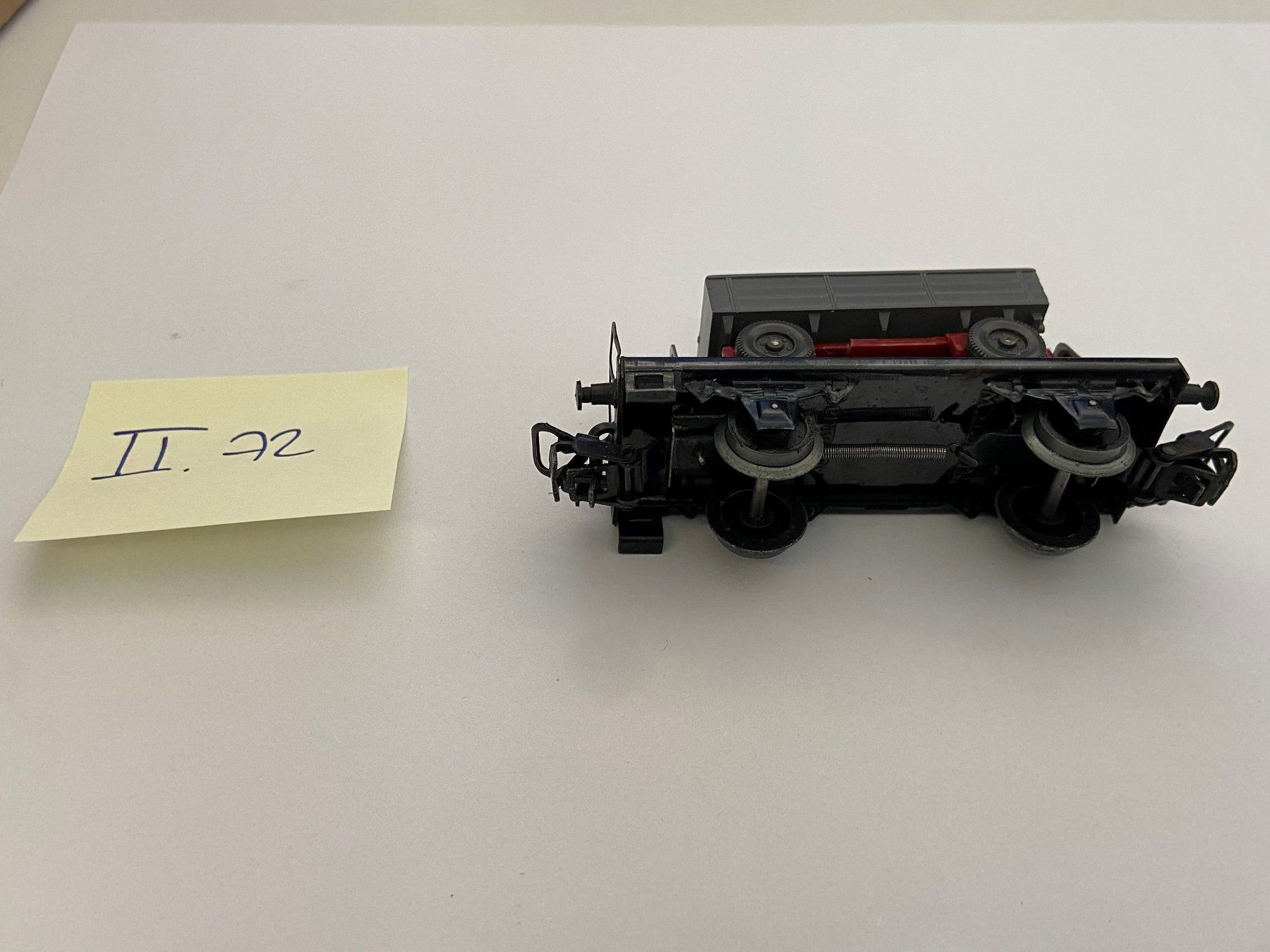 Märklin Trains électriques: 1 fourgon beige et rouge, Märklin HO no 4108 et 1wagon plat – D'occasion à Vevey par  4