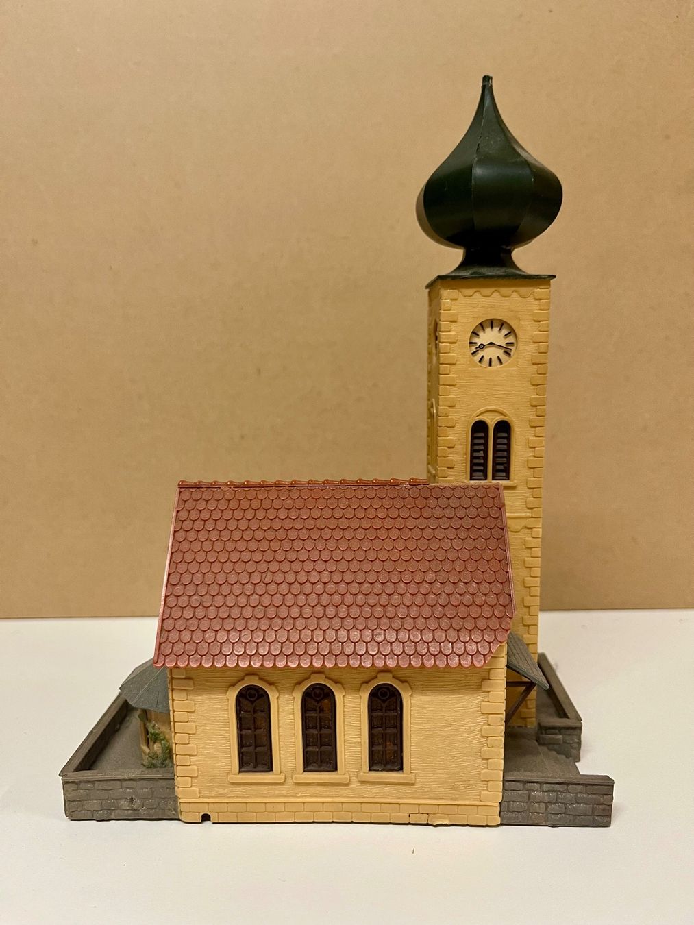 Modelleisenbahnen: Kirche mit Glocke Spur H0 - Defekt – Defekt aus Schachen LU von JenniferFuchs