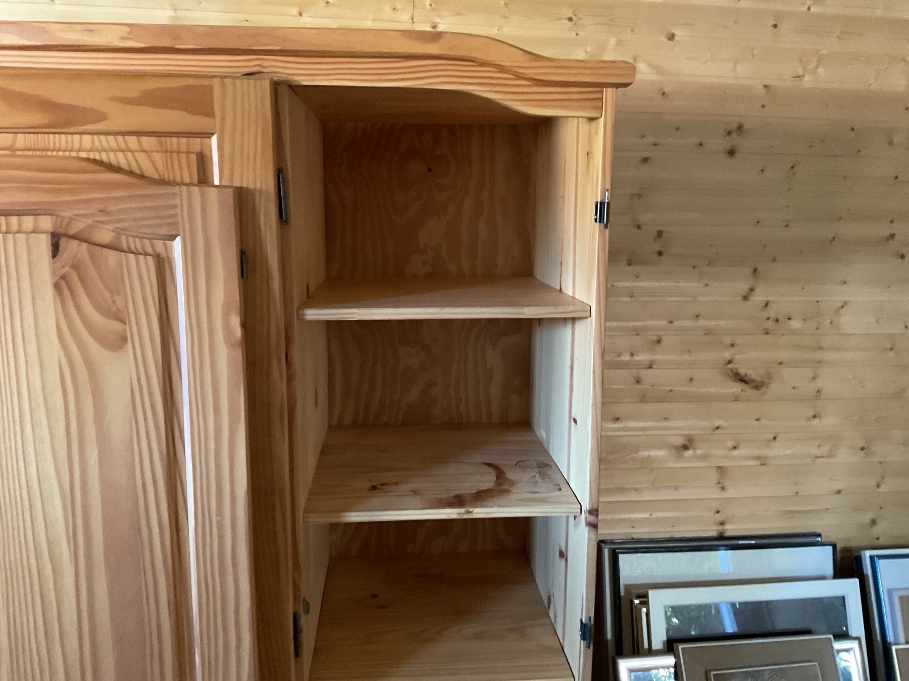 Armadi: Echtholz Schrank sucht neuen Standort – Usato da Uster venduto da Hotelliquidation 3