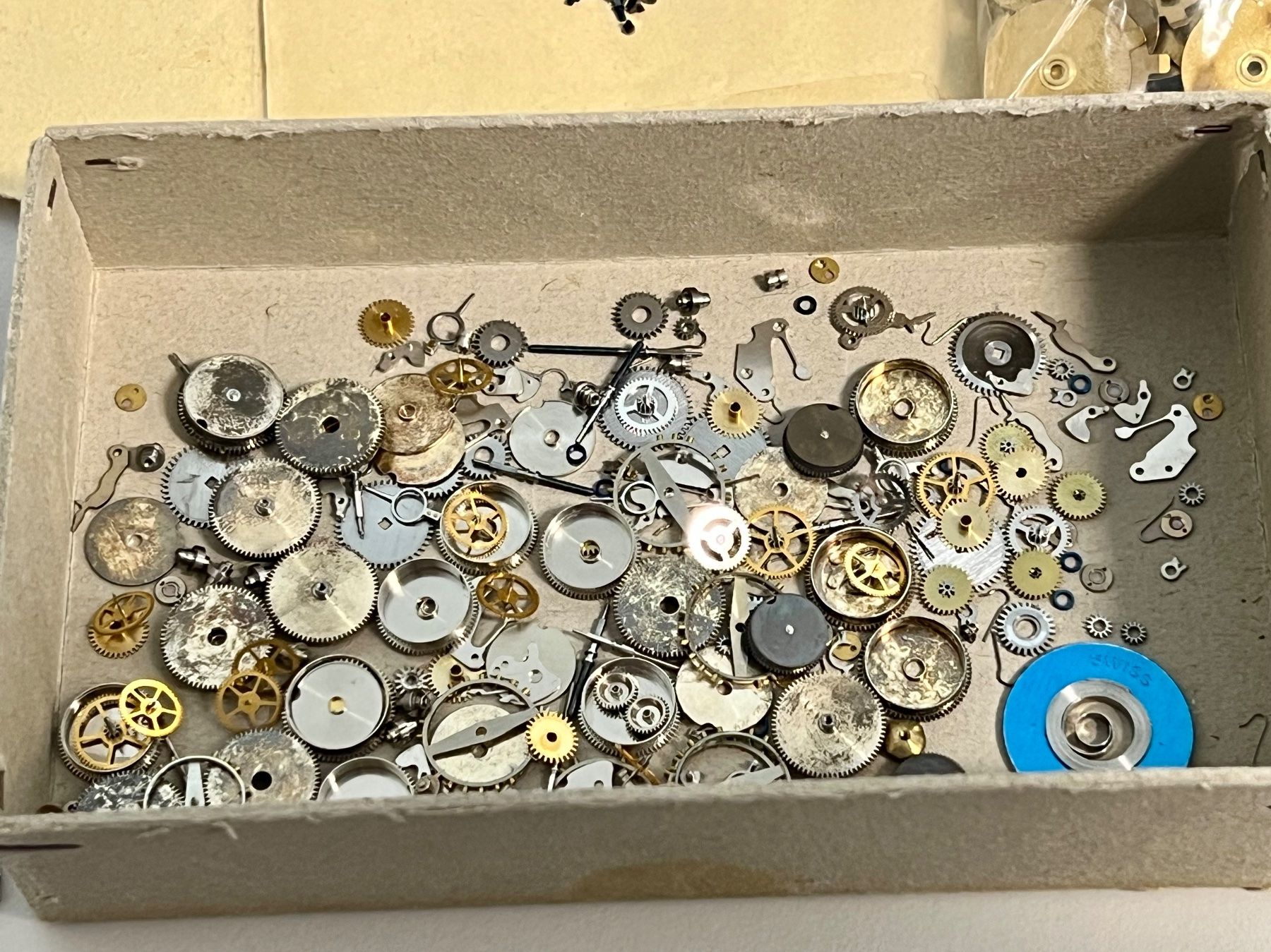 Orologi: Lot de pièces horlogères diverses – Usato da Sion venduto da ROBY_ROBY_ROBY 2