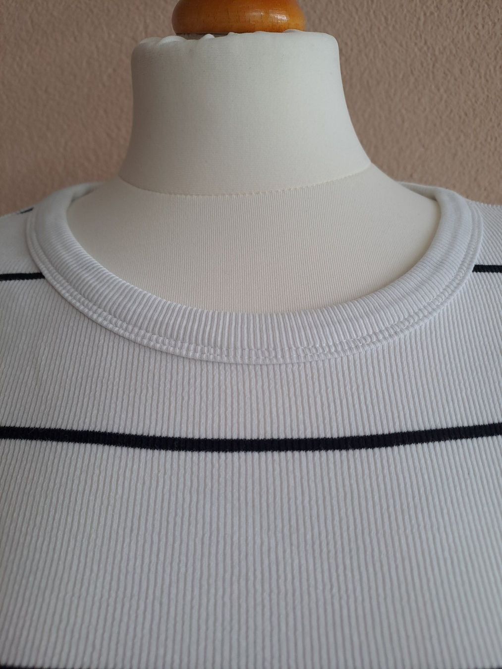 H&M T-shirt: Ripp-Shirt weiss-gestreift H&M M – Usato da Volketswil venduto da ronbons 1