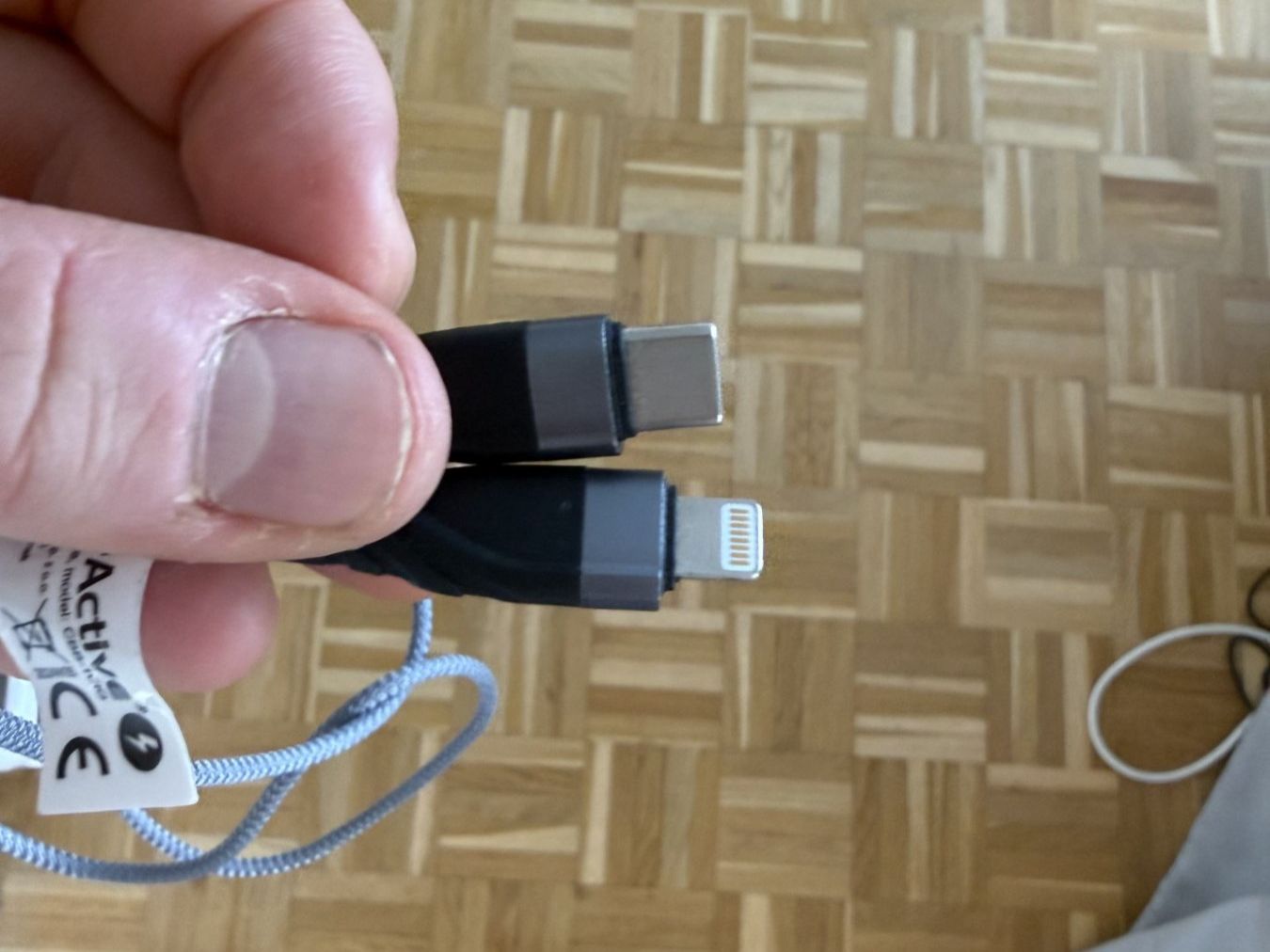 Apple Kabel: Cable USB – Gebraucht aus Meyrin von marcmillenium 2