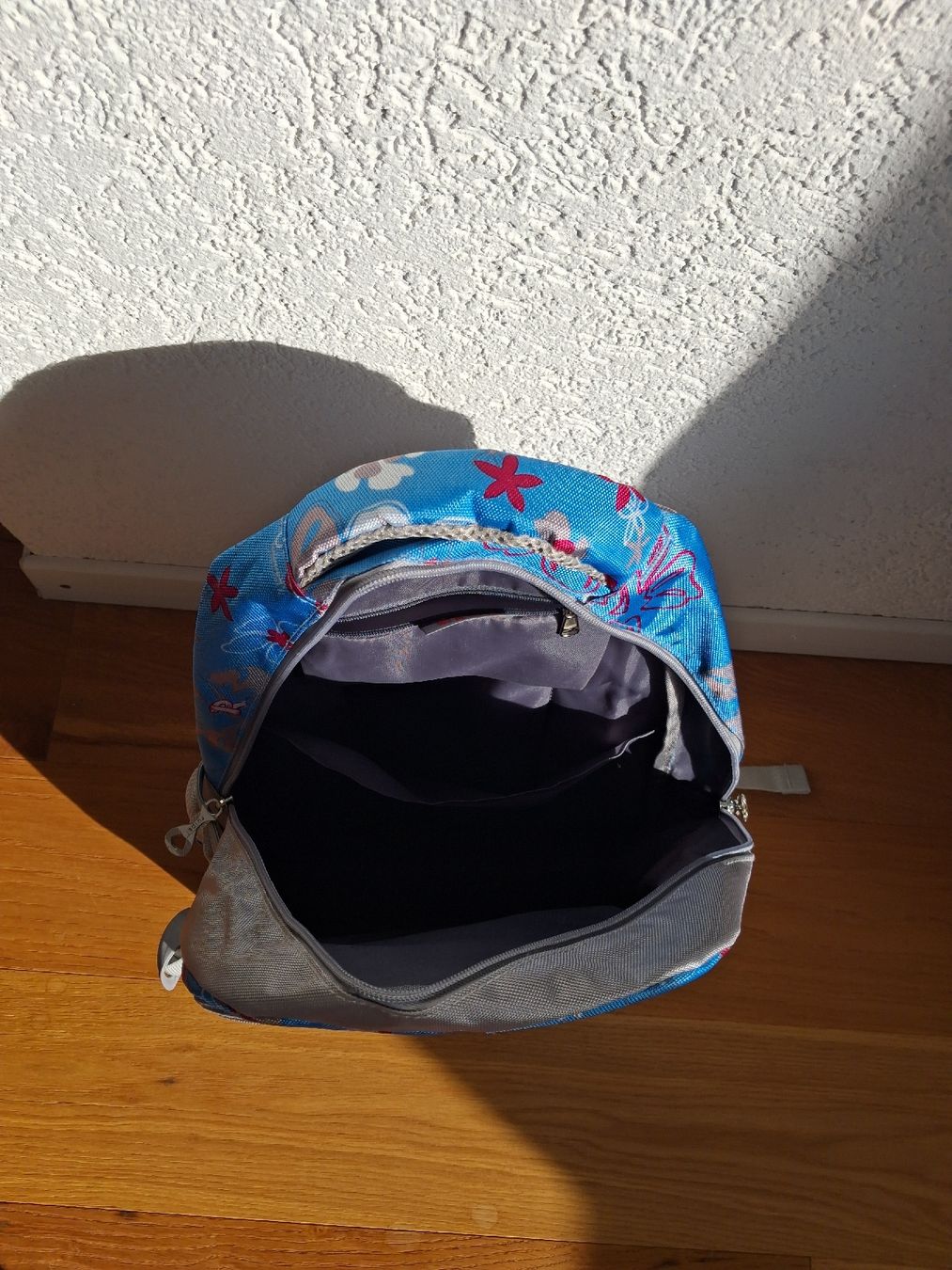 Borse & Zaini: Neuer Blauer Rucksack mit Blumenmuster – Nuovo (secondo la descrizione) da Roggliswil venduto da buechi82 2