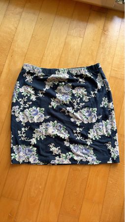 Sommerrock mit Blumenmuster