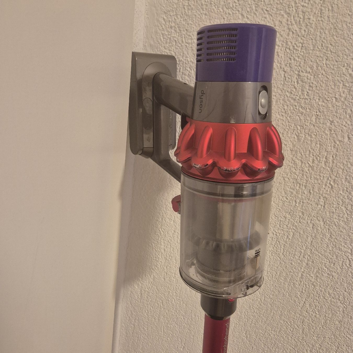 Dyson Aspirateurs & Accessoires: Dyson Cyclone V10 – D'occasion à Beckenried par Charles007
