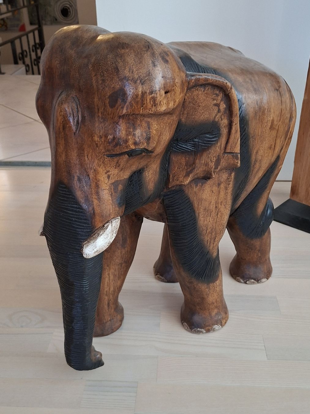 Figuren: Antiker Holz Elefant gross, wunderschön !!!! – Gebraucht aus Kirchleerau von Alexander15
