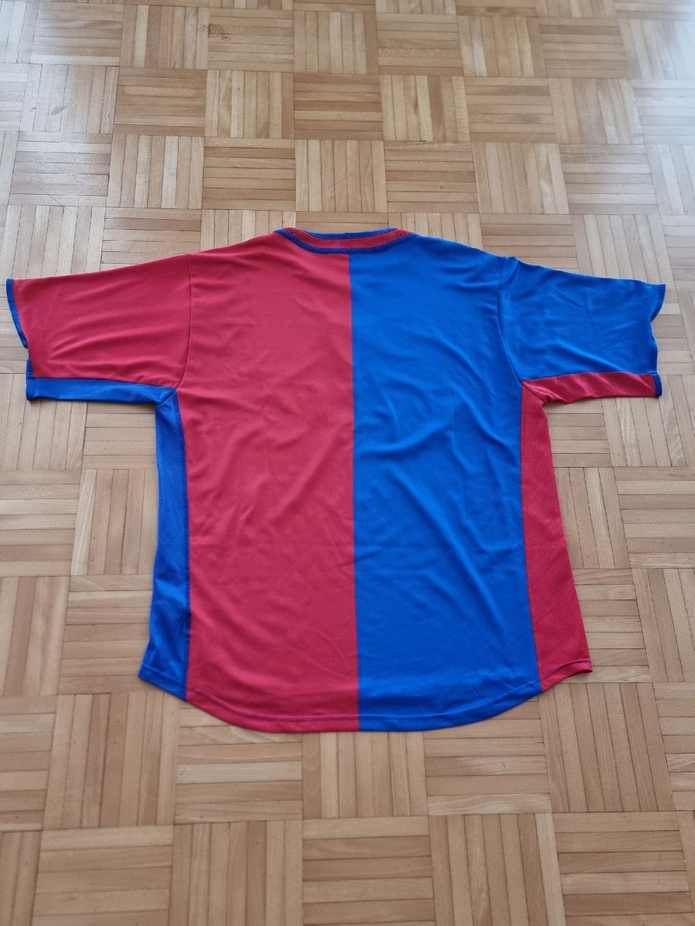 FC Bâle Maillots de corps & Pantalons: FC Basel 2002-2004 Heimtrikot – D'occasion à Suhr par SariLacivert1907 1