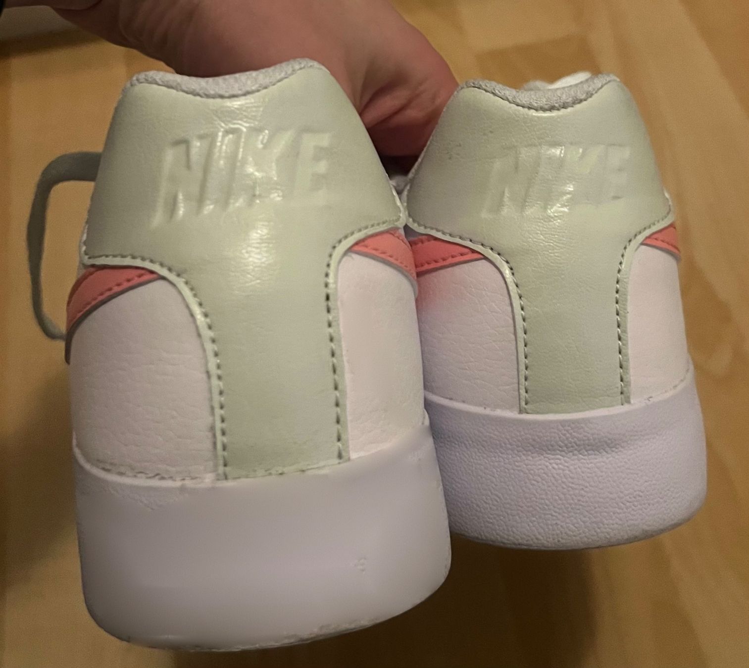 Nike Scarpe da donna: Nike Schuhe Gr. 42 – Usato da Oberentfelden venduto da mel_f97j 3