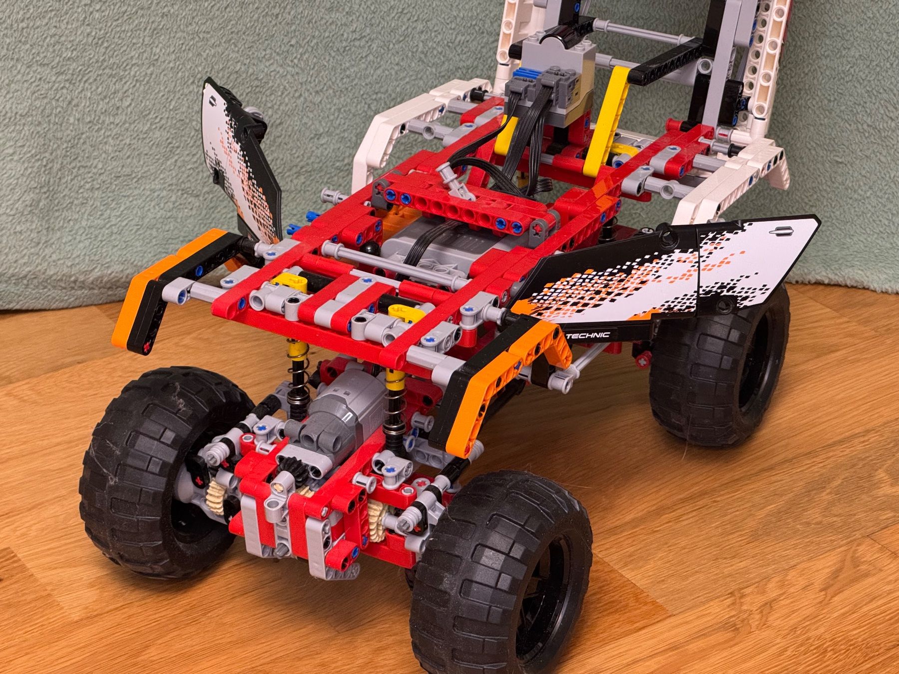 Lego Kit di costruzioni: LEGO Technic 9398 – 4x4 Crawler – Usato da Sevelen venduto da JanosHanol 3