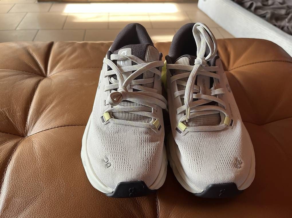 Chaussures femmes: On Cloud Helion  – Neuf avec emballage d'origine à Epalinges par nanou75