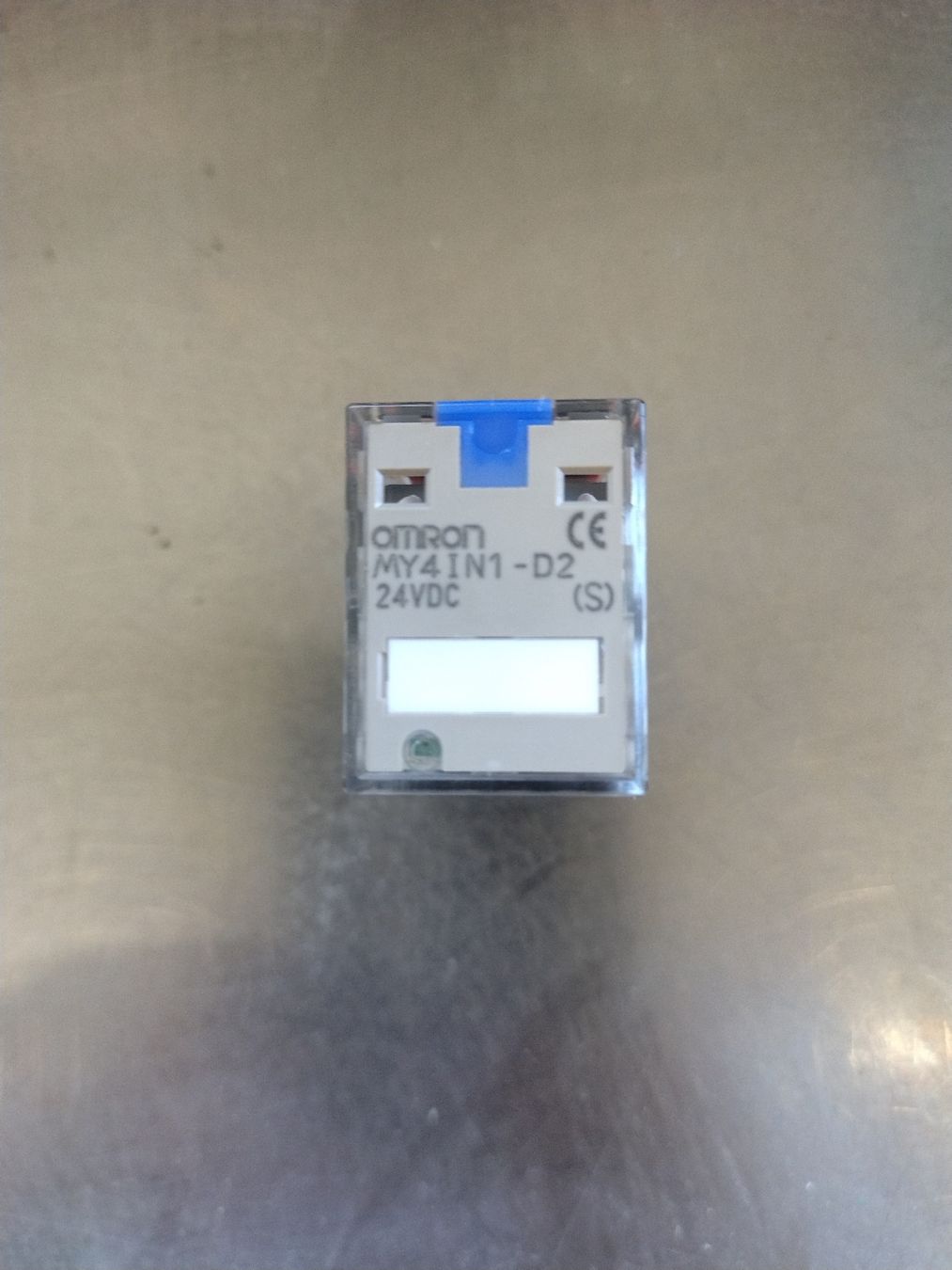 Elektronikbauteile: Omron Industrierelais 24V – Neu und originalverpackt aus Brüttisellen von Grorbas