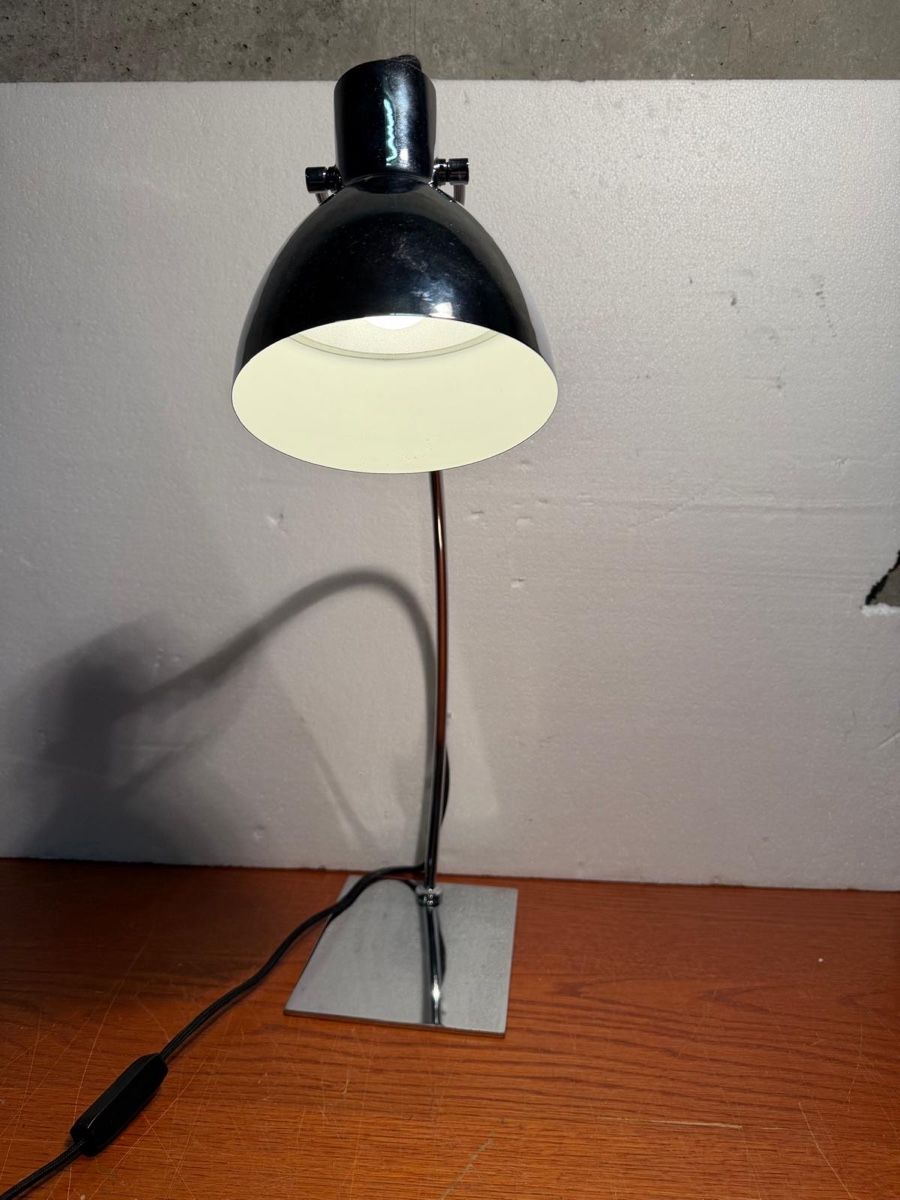 Lampen: Desk Lamp Black and Chrome Adjustable  – Gebraucht aus Lausanne von artnouveau04 2