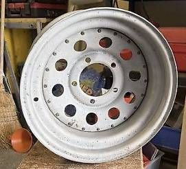 Jeep Cerchioni: 4x Stahlfelgen Jeep Excentric 15x8 – Usato da Buchs SG venduto da LogistikBuchs 2