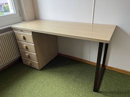 Bürotisch