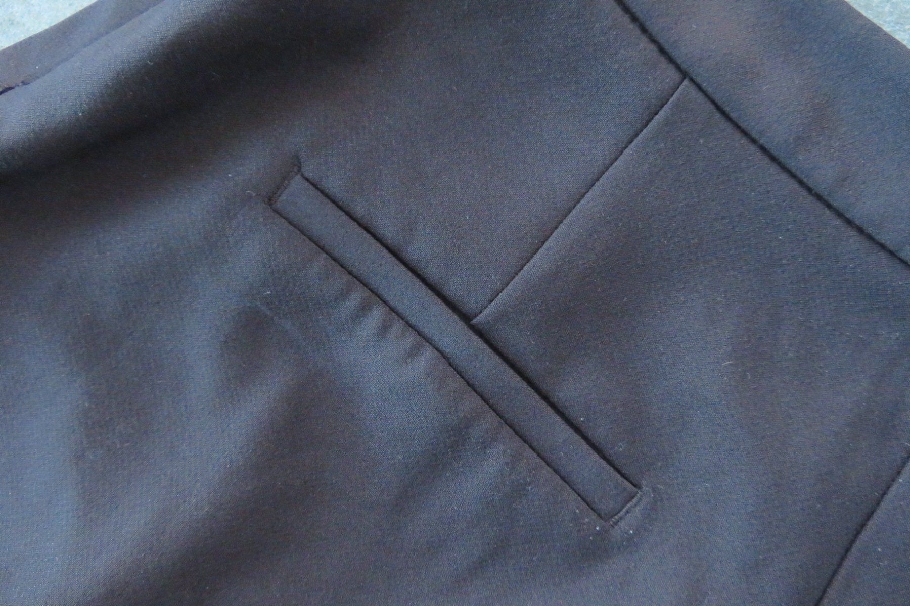Zara Pantaloni: ZARA Polyestershorts Grösse M – Nuovo (secondo la descrizione) da Wil ZH venduto da Tamagy 2