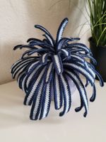 Dekorations Pflanze Grünlilie Handmade in blau
