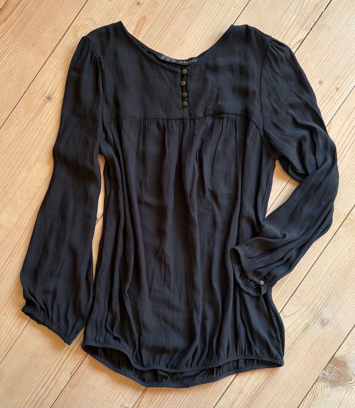 Zara Camicette: Bluse/Tunika leicht transparent mit Knöpfen,ZARA Basic,Gr.34 – Usato da Siblingen venduto da Vany_McDougall 5