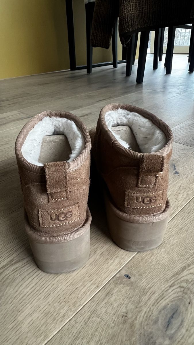 Ugg Scarpe da donna: UGG Classic Mini Platform Boots, Chestnut, Size 36 EU – Usato da Eglisau venduto da Kan_999 2