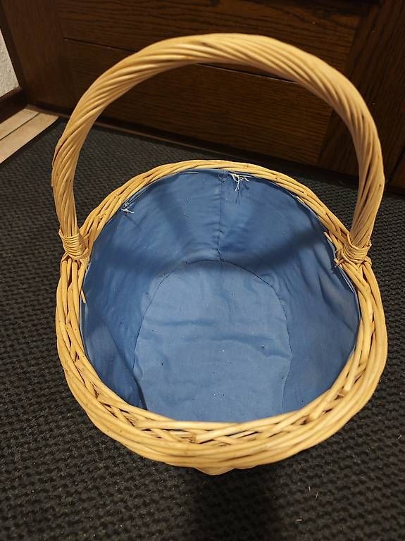 Sonstiges für Haushalt & Wohnen: Cesto in vimini con rivestimento blu – Gebraucht aus Comano von Mary922 1