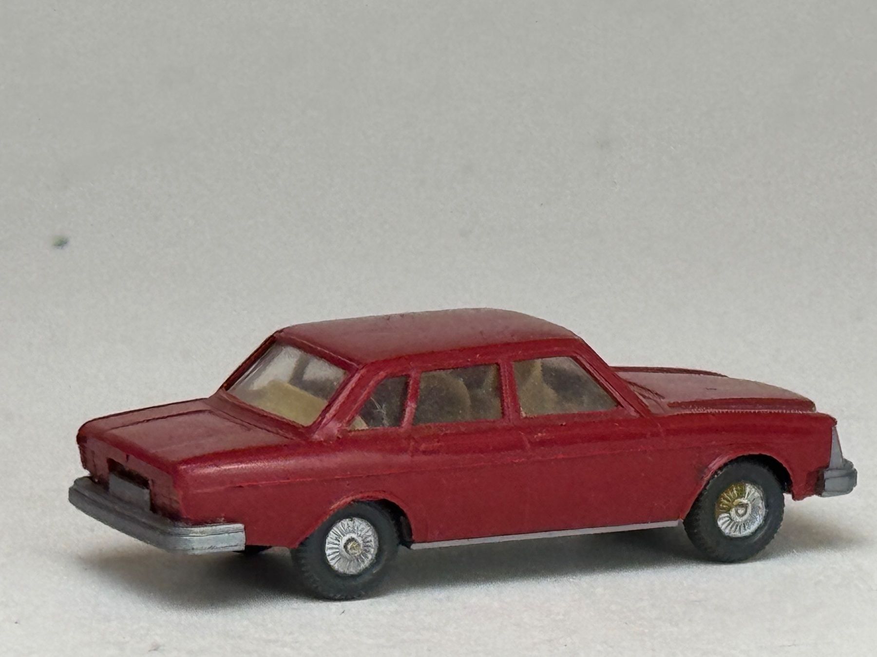 Wiking Voitures modèles: GB- Wiking Volvo 264 rubinrot – D'occasion à Elm par Wikmtz 1