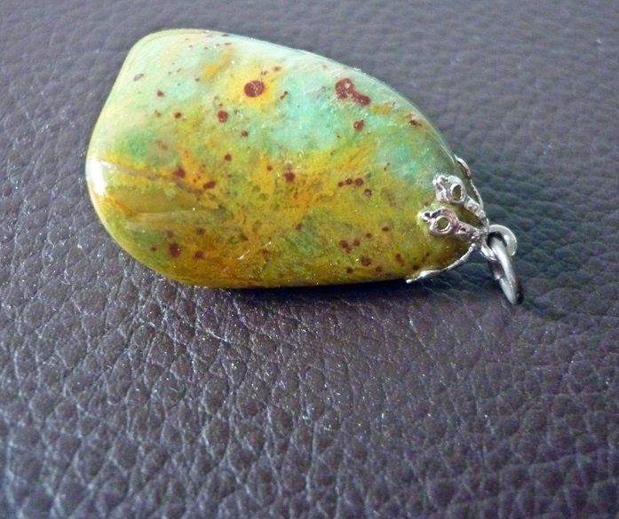 Ciondoli: Mineral Anhänger  - Stein Schmuck – Usato da Adliswil venduto da di_hans 2