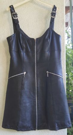 Schwarzes Lederkleid von Black Box, kurz mit Reissver...