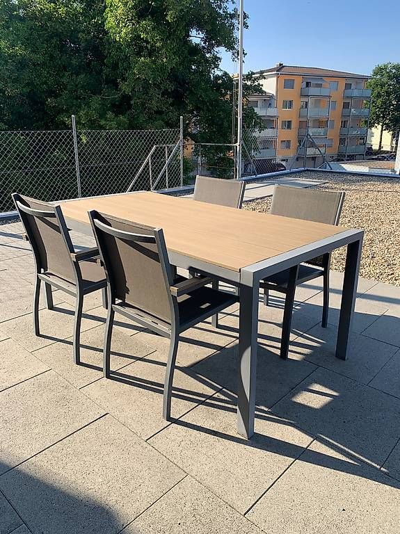 Tables: Gartentisch mit 4 Stühlen – D'occasion à Sursee par hae_6nwf